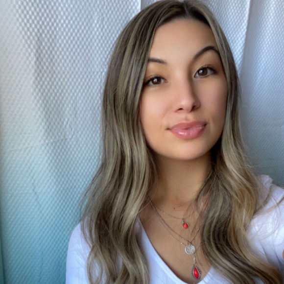 Meet your Posher, Leticia - Picture 1 of 1